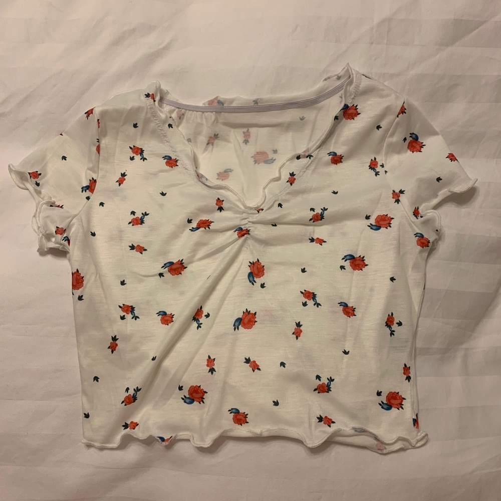 Lettuce trim ruched floral crop top